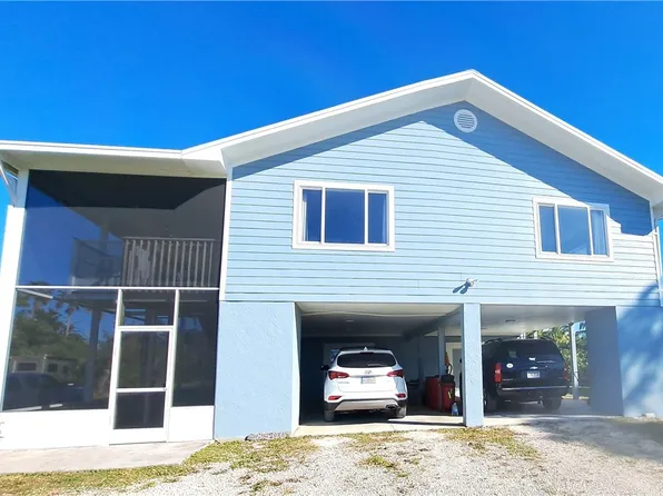 8500 Redwood Dr, Saint James City, FL 33956
