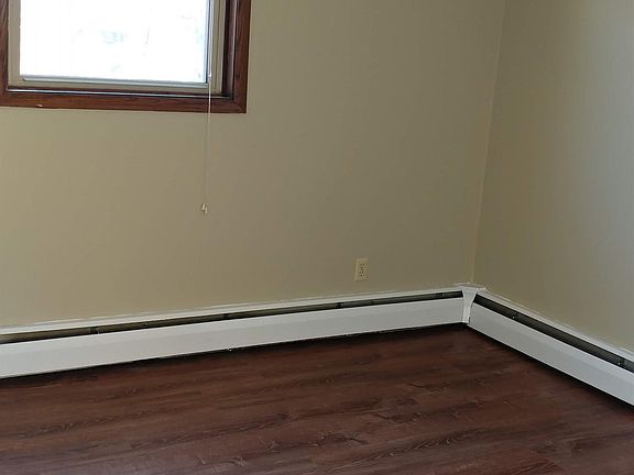 4th image of 901 4th St NE #10753566