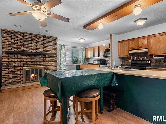 5th image of 10 Lancelot Dr