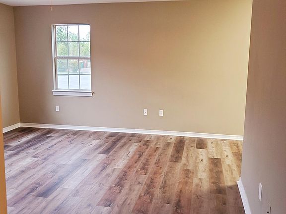 LARGE END UNIT WITH EXTRA WINDOW AND OPEN FLOOR PLAN