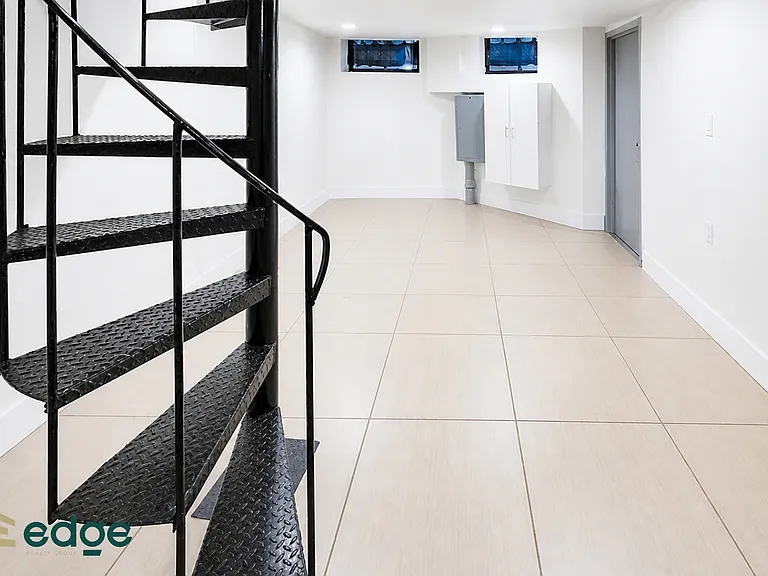654 Park Pl #1RB — Photo 9