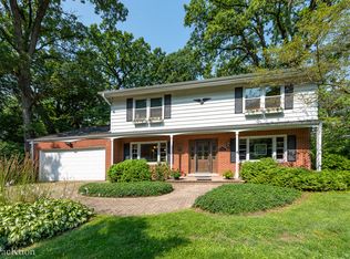 5232 Riverview Dr, Lisle, IL