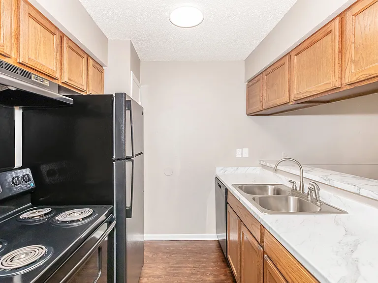 Stoneridge Apartments — Photo 20