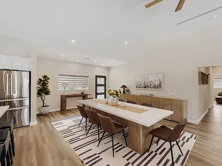 8815 Sharpview Dr — Photo 6