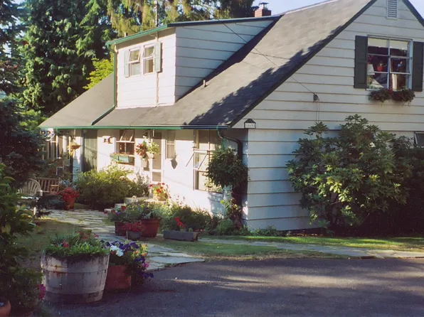 18605 104th Ave NE, Bothell, WA 98011
