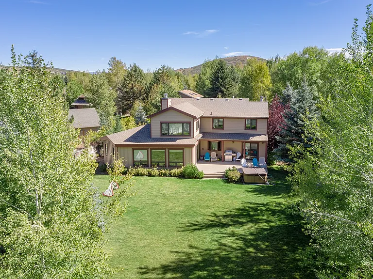 2689 Holiday Ranch Loop Rd — Photo 27