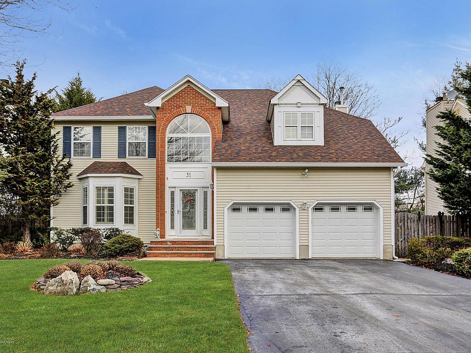 1st image of 31 Heritage Dr
