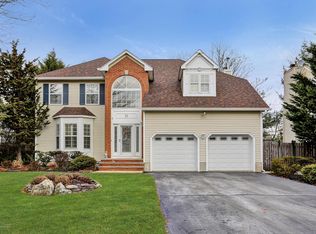 31 Heritage Dr, Shrewsbury, NJ 07702