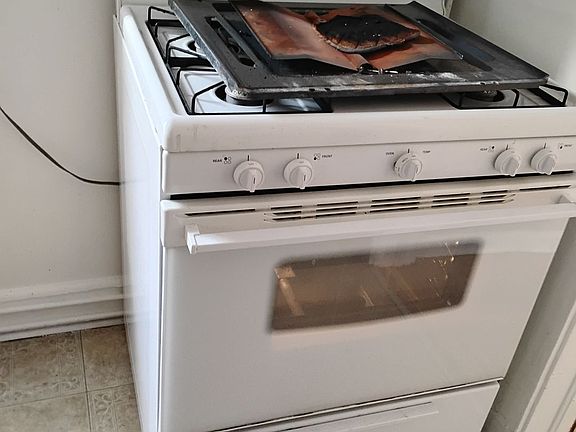 4th image of 711 W Water St #3