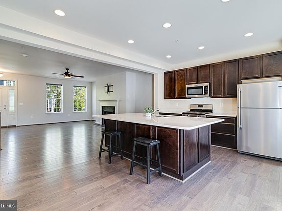 5th image of 219 Buckeye Cir