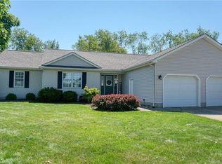 460 Spring Valley Dr, Zanesville, OH 43701