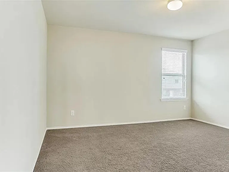 1402 Bent Grass Dr — Photo 22