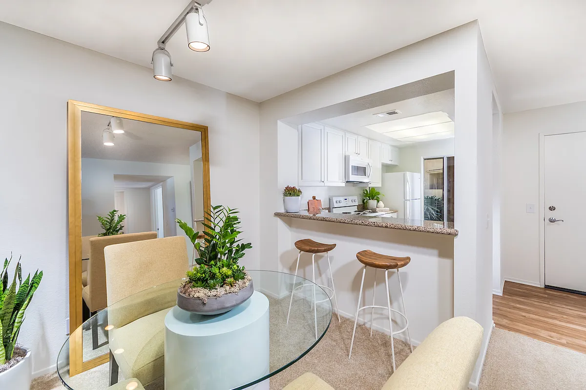 San Marino Villa Apartment Homes — Photo 4