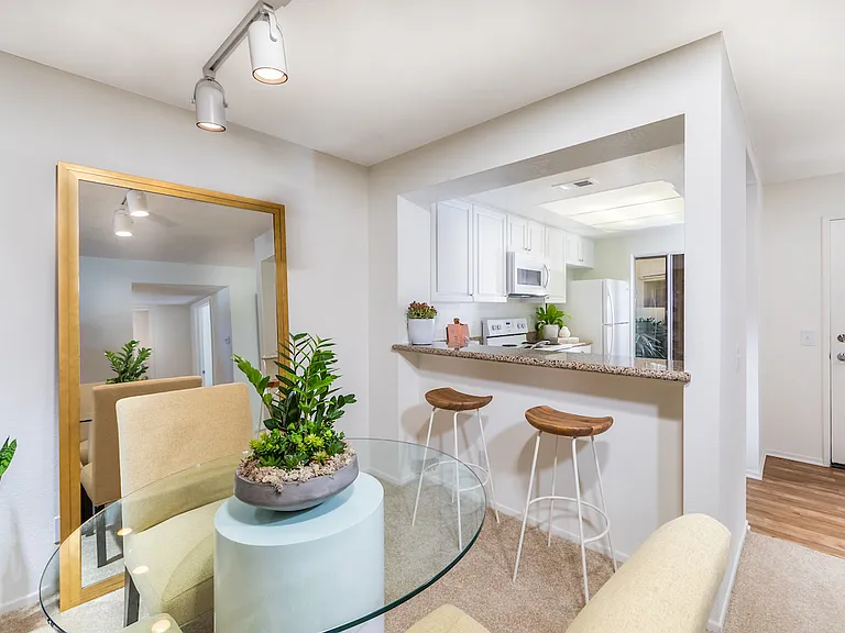 San Marino Villa Apartment Homes — Photo 4