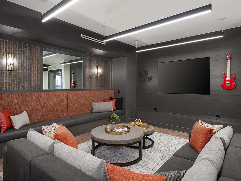 The Flats at Laurel & Pine — Photo 31