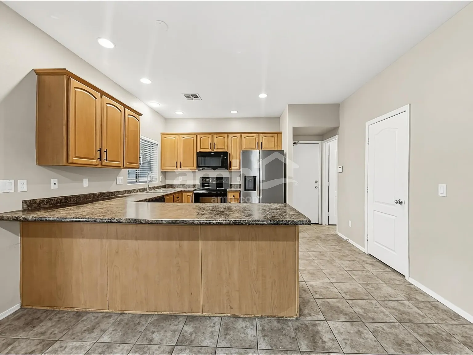 4 bed, 2.5 bath, 2487 sqft, $2,090 — Photo 4