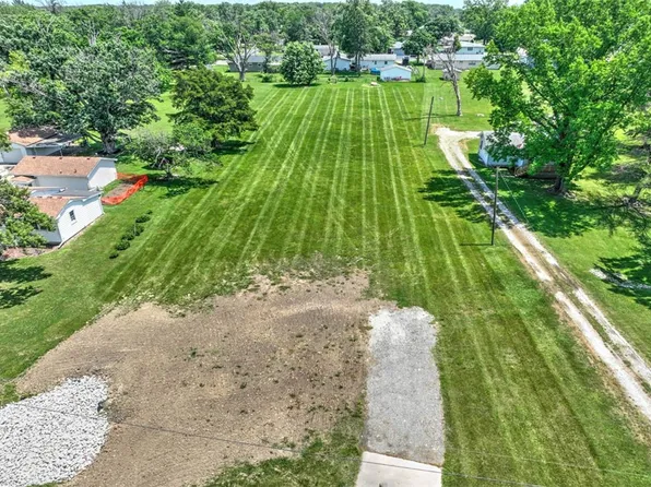 121 State Rte, Mount Zion, IL 62549