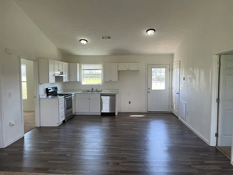 1430 Quarles Rd — Photo 5