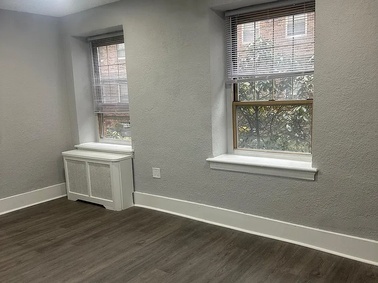 215-18 W Walnut Ln #C406 — Photo 14