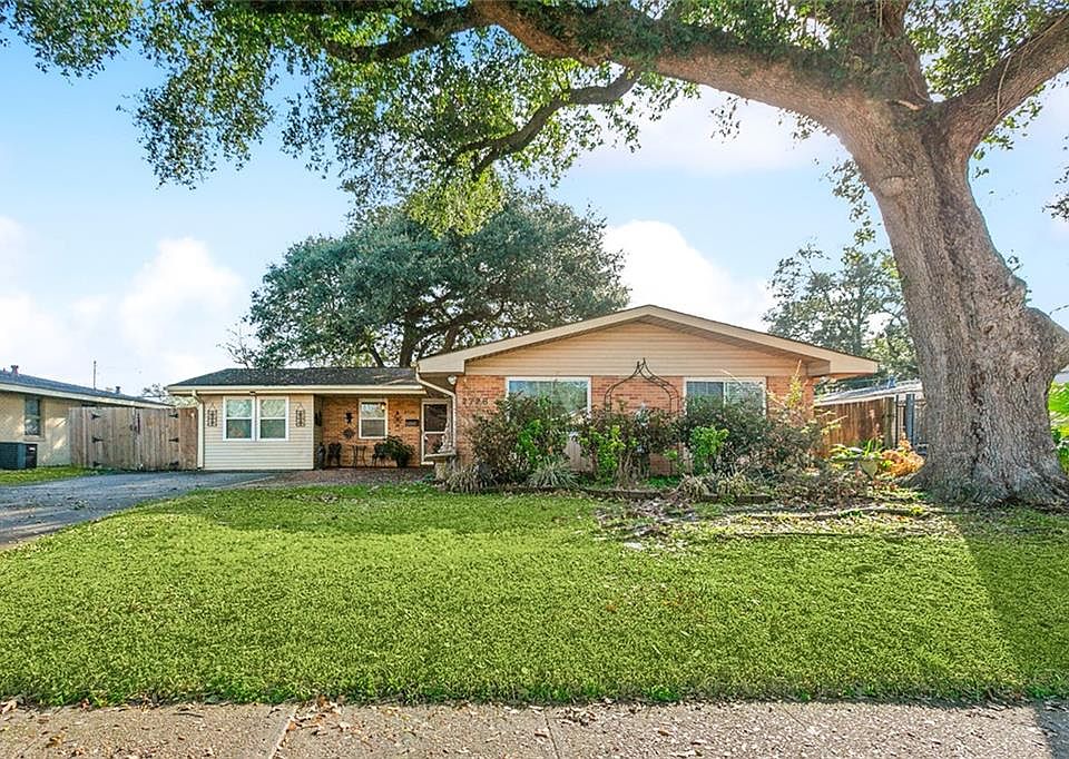 1st image of 2728 Somerset Dr