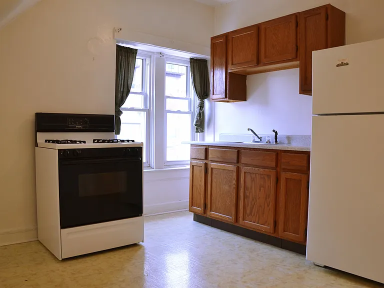 2701 Euclid Ave — Photo 4