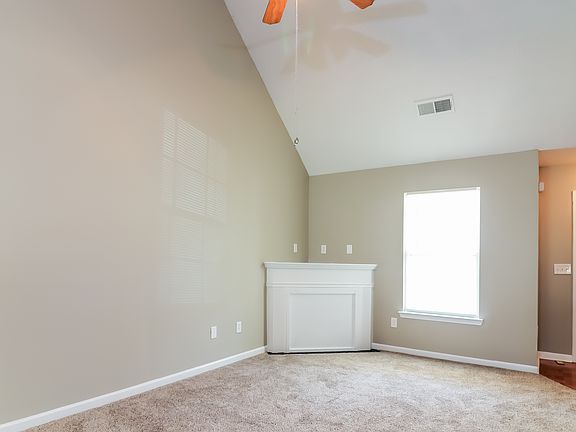 4th image of 212 Lossie Ln