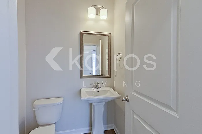 2441 Banyan Cir — Photo 11