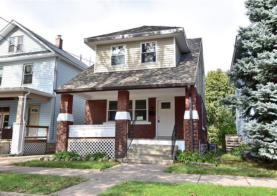 1st image of 942 W 31st St