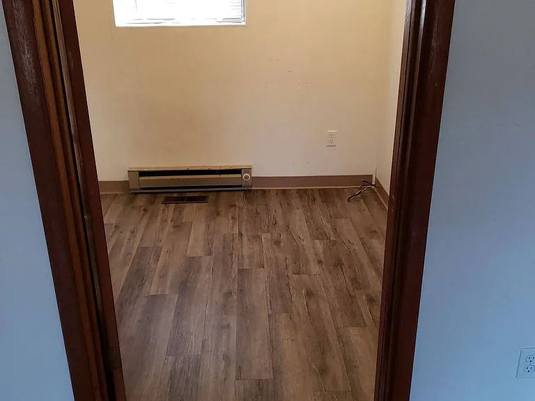 300 N Mill St — Photo 11