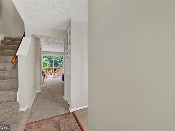 3rd image of 45 Hyacinth Rd