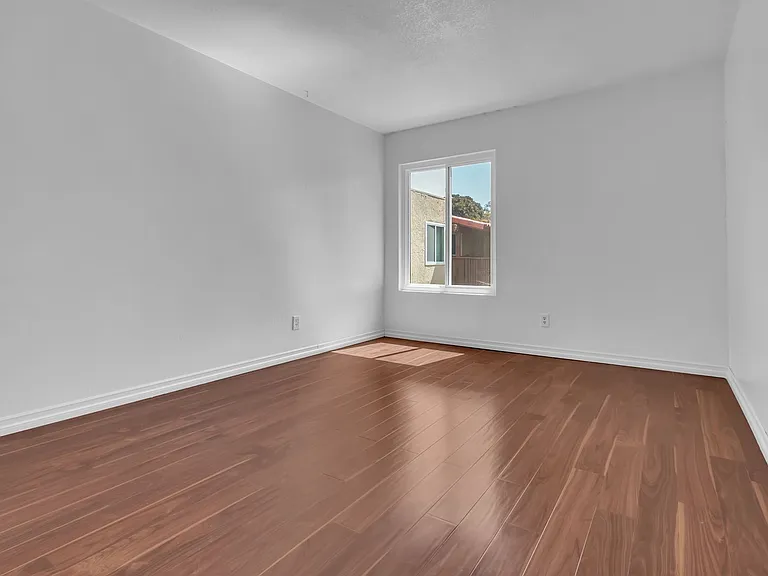 1040 W Macarthur Blvd #48 — Photo 15