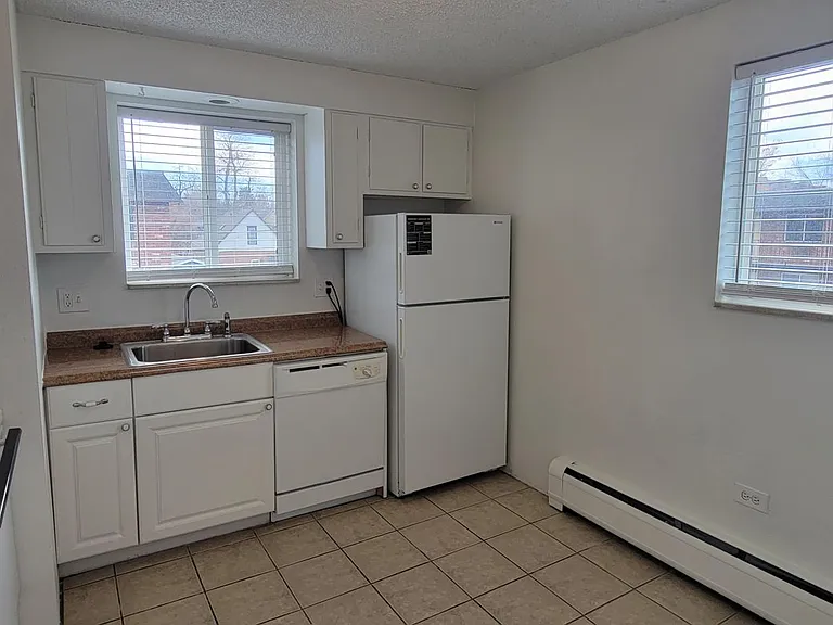 140 S Ogden St — Photo 52