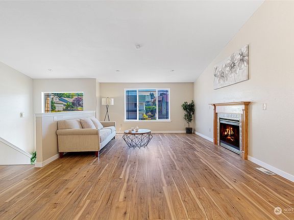 5th image of 11610 122nd Av Ct E