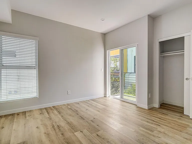 834 N June St #834 — Photo 16