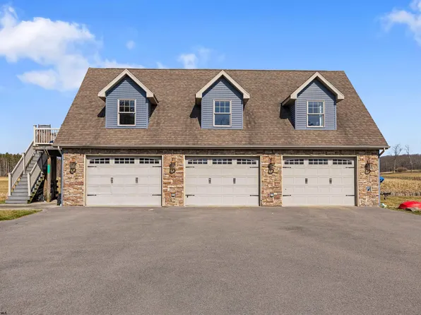 274 Horseshoe Dr E, Bruceton Mills, WV 26525