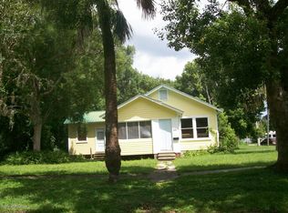 302 Palmetto Ave, Crescent City, FL 32112