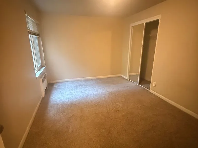 The Summit Apartments — Photo 5