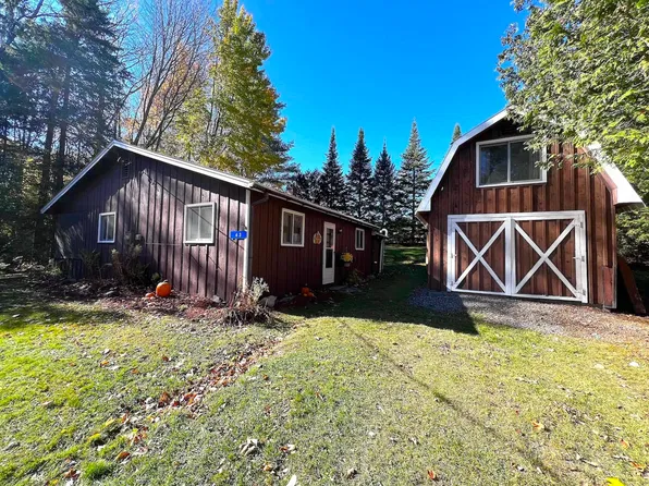 63 Barre Boulevard, Greensboro, VT 05841