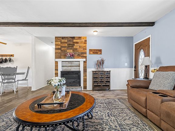 4th image of 7001 Bear Creek Dr