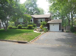 47 Wendell Pl, Clark, NJ 07066