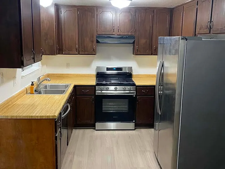 3136 Gordonia Dr — Photo 2