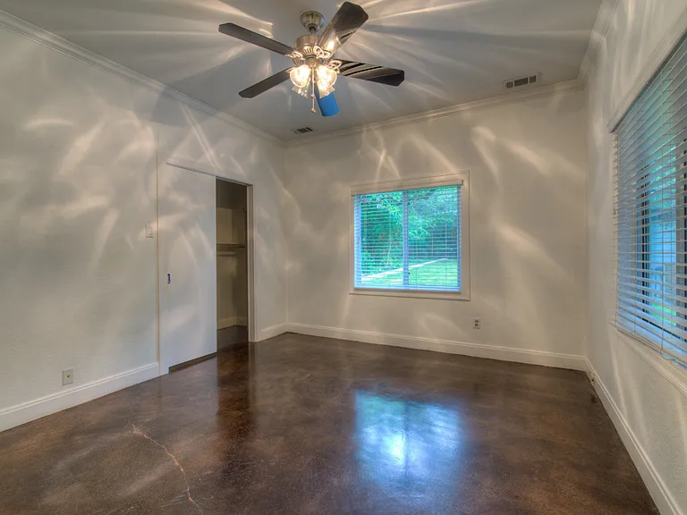 720 Sparks Ave — Photo 18