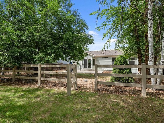 4th image of 1736 Gordon Dr
