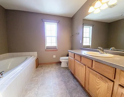 1805 Deer Path — Photo 23