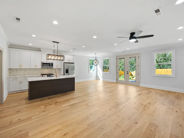 1329 Condon St — Photo 3