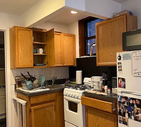 3rd image of 120 Orchard St #2D