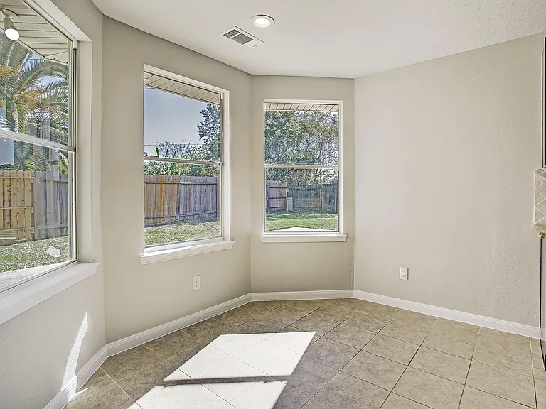 6506 Larissa Cir — Photo 16