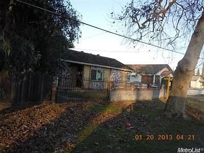 2nd image of 15648 El Capitan Way