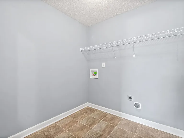 3755 Windmill Dr — Photo 27