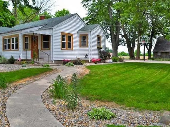 15 N State St, Markleville, IN 46056